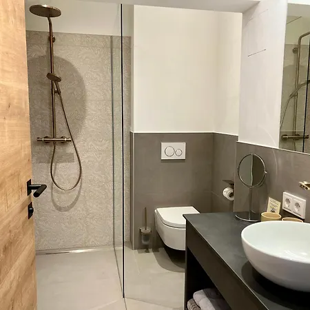 Alojamento de Acomodação e Pequeno-almoço Scherer 3*